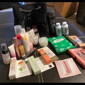 30 piece sample set with black purse